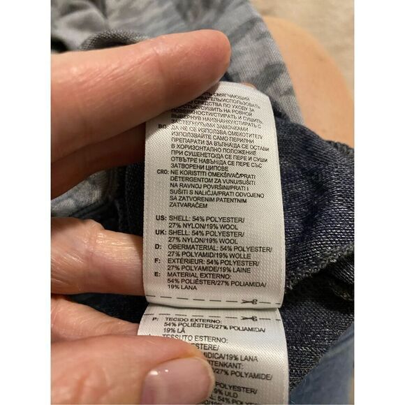 Fits like a Med, Adidas by Stella McCartney grey houndstooth long sleeve tee. - Picture 8 of 8